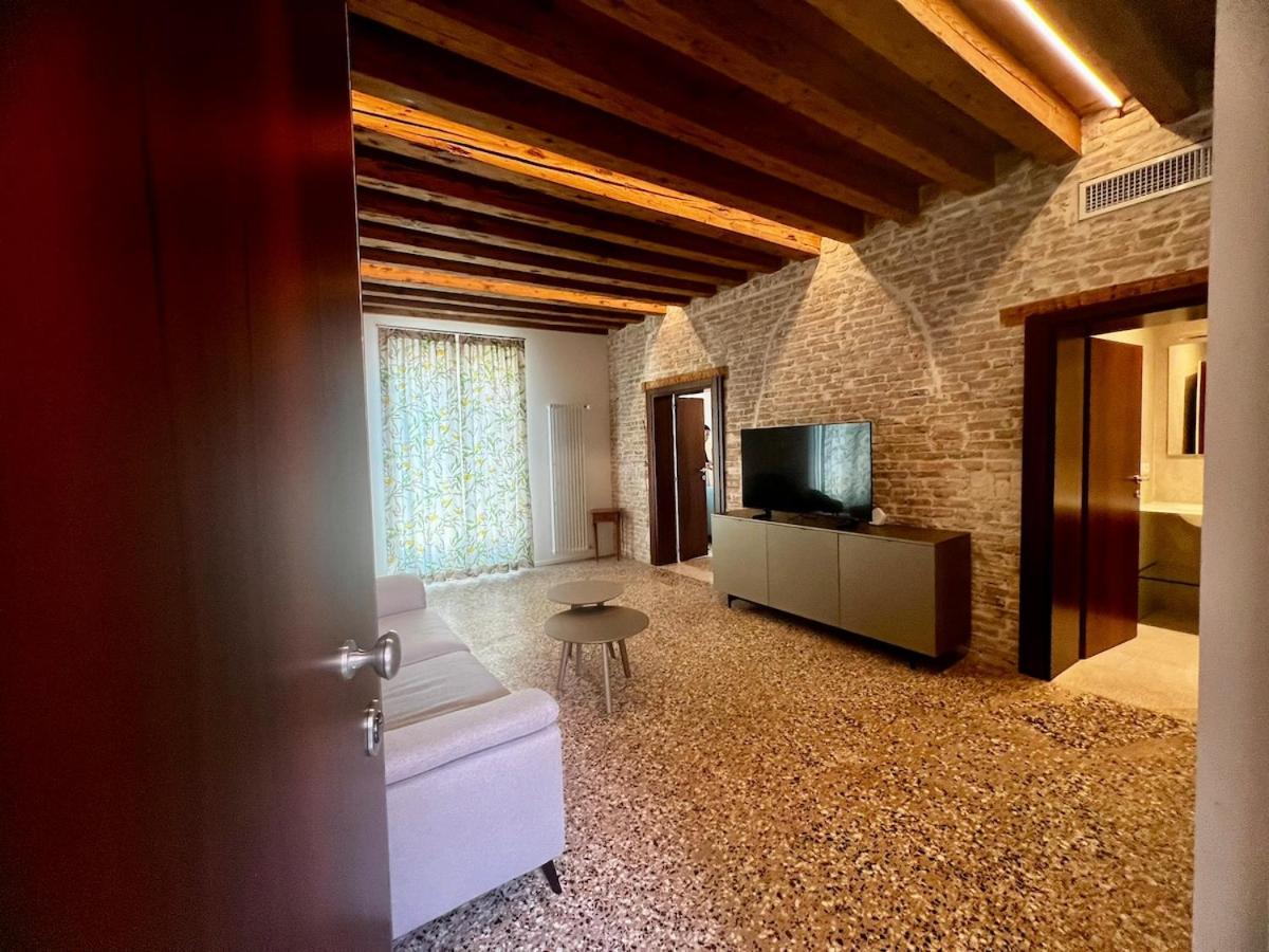 San Matteo Rialto Terrace Apartment *