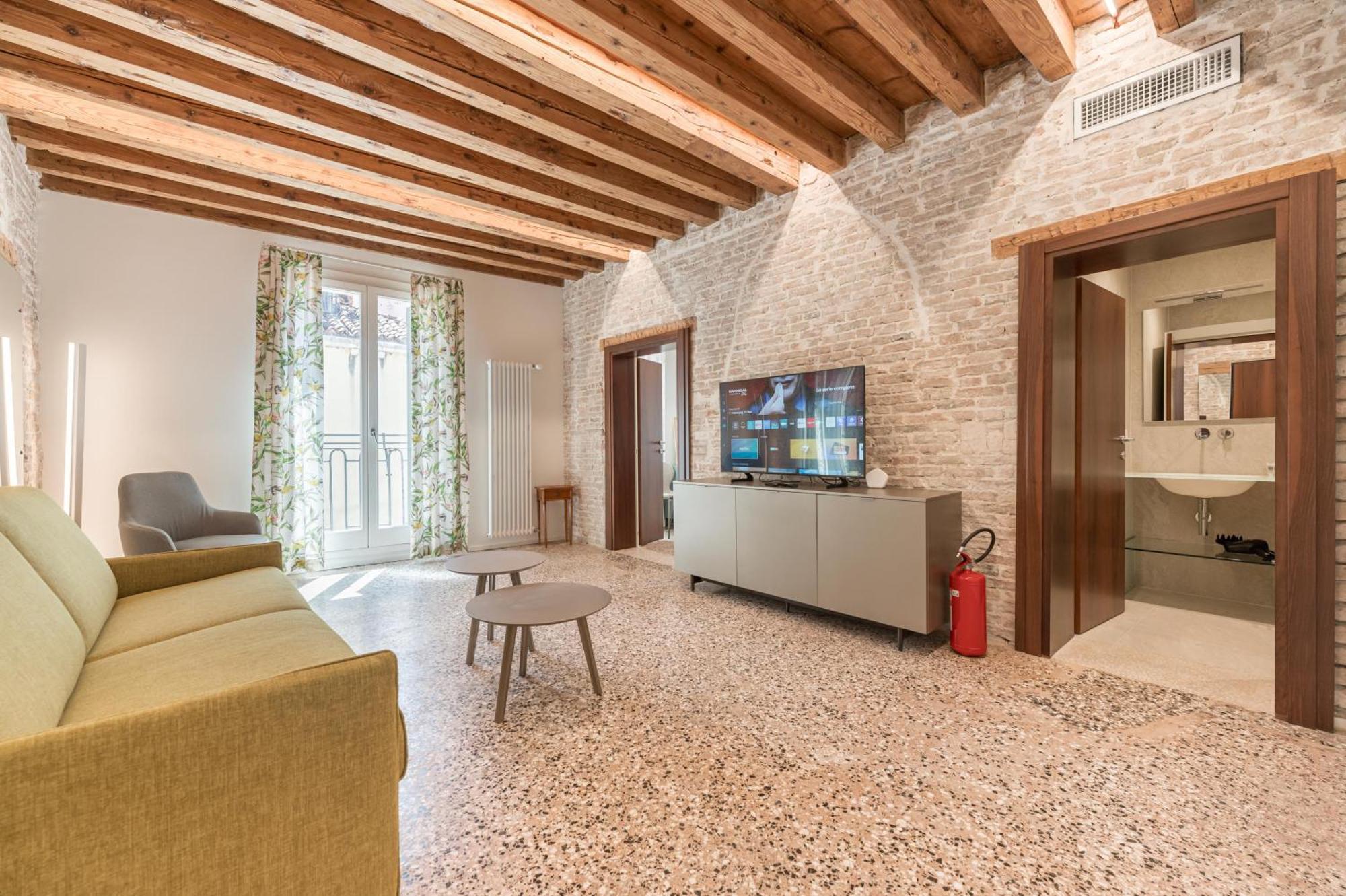San Matteo Rialto Terrace Apartment *